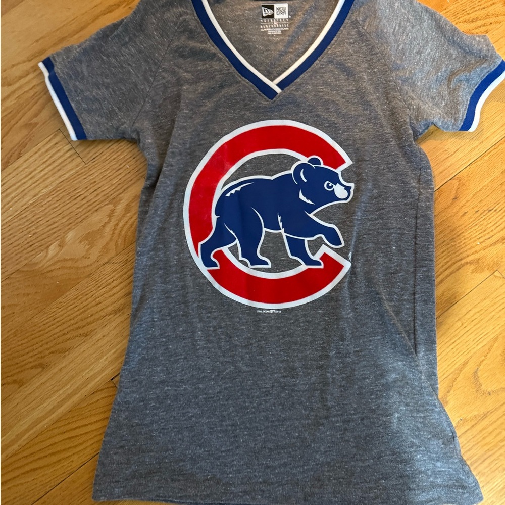 Hey Chicago! Go Cubs Go! New Era Gray V-Neck women’s Tee with Red and Blue Logo